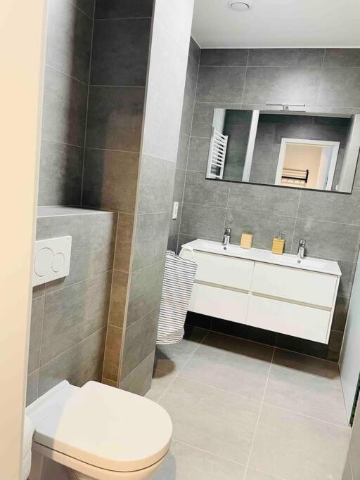 Luxury New Flat With Terrace & Parking-beg1 Apartamento *